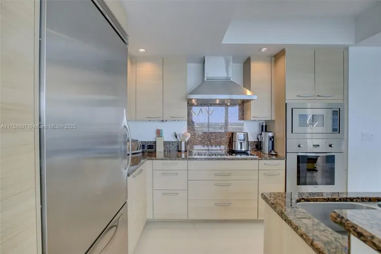 The Plaza at Oceanside #1012 image #10