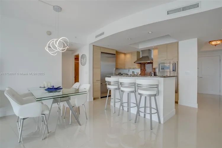 The Plaza at Oceanside #1012 image #6