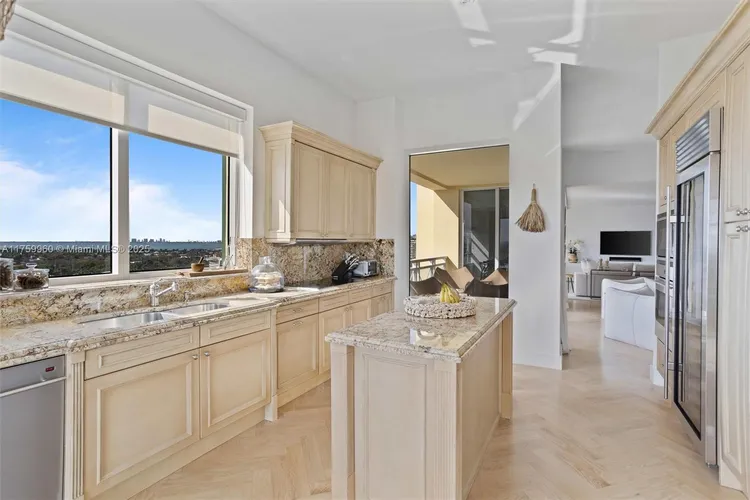 Grand Bay Residences #1210 image #25