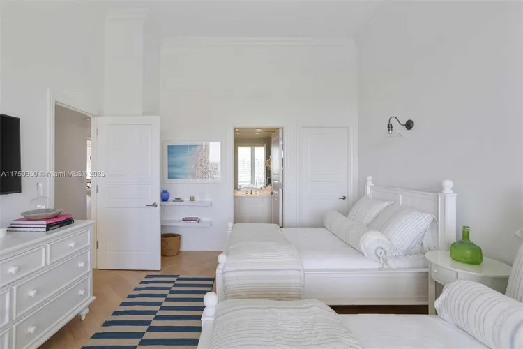 Grand Bay Residences #1210 image #46