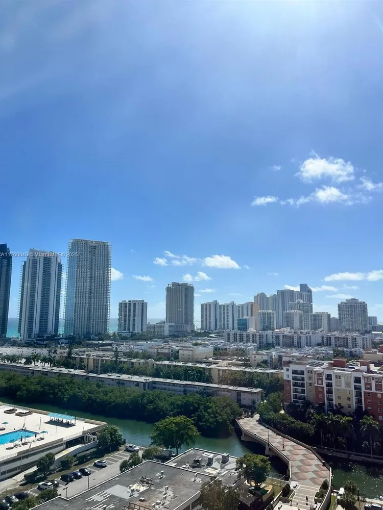 Winston Towers #1716 image #18