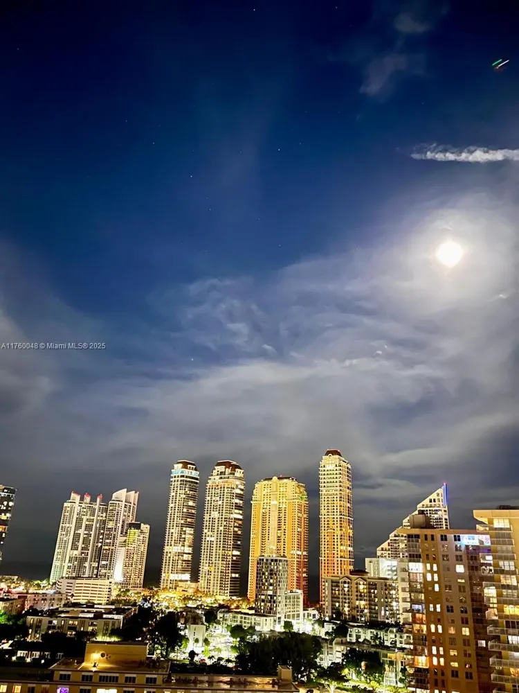 Winston Towers #1716 image #22