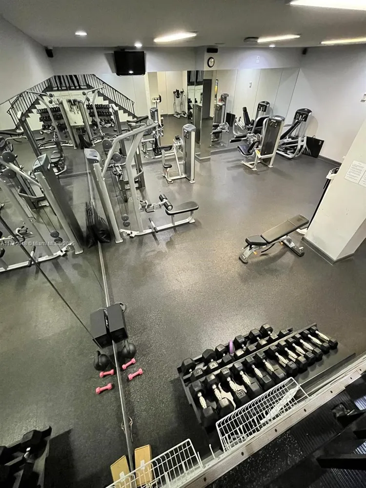 Winston Towers #1716 image #29