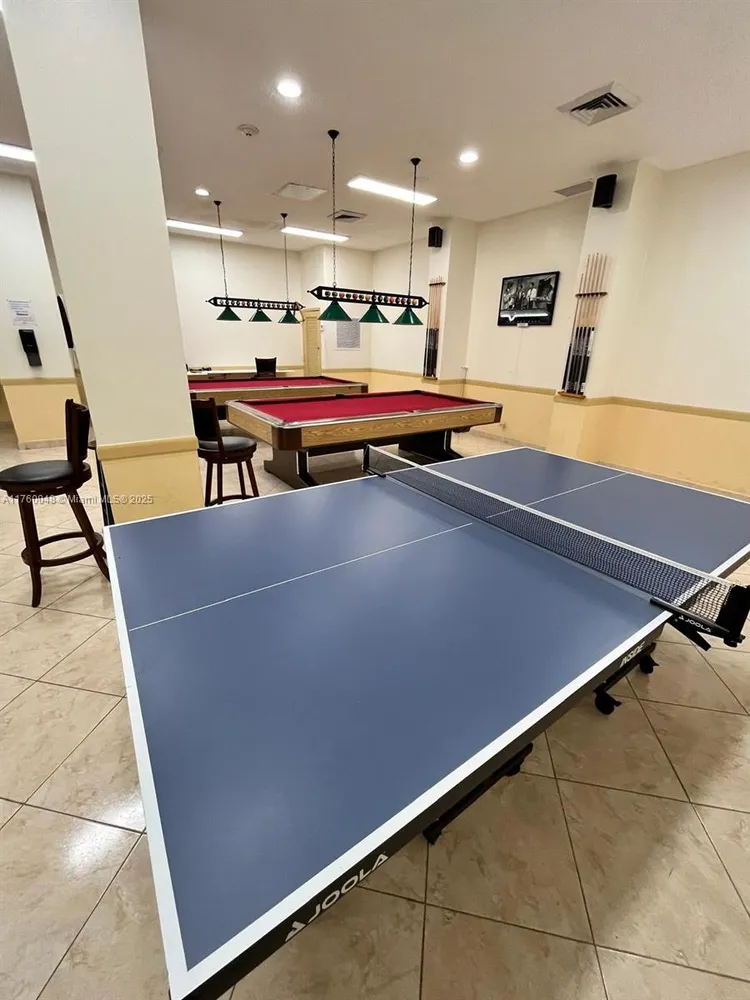 Winston Towers #1716 image #33