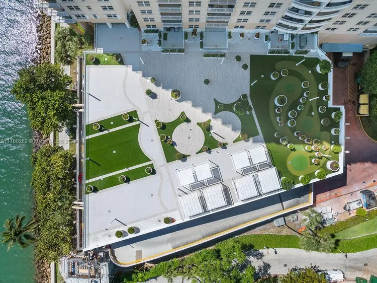 Isola #2111 image #21