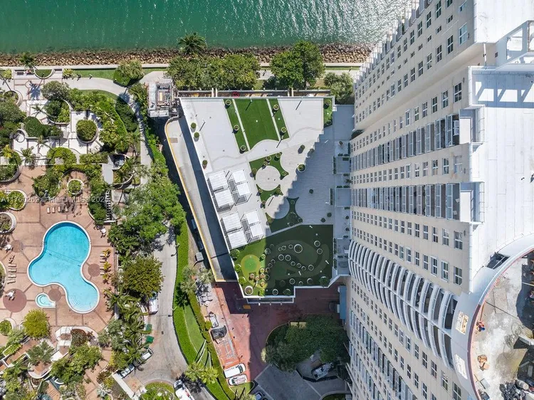 Isola #2111 image #23