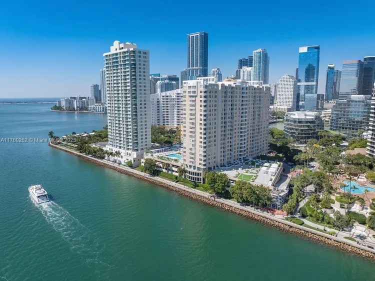 Isola #2111 image #26