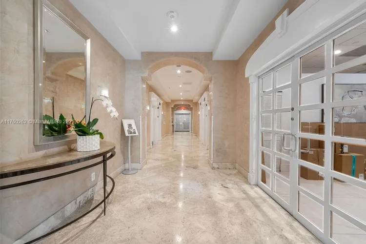 Isola #2111 image #29