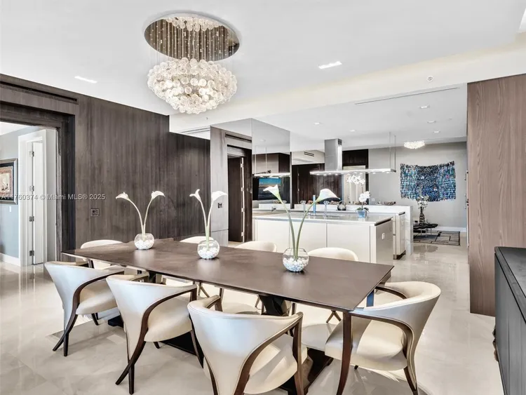 Turnberry Ocean Club Residences #4103 image #18