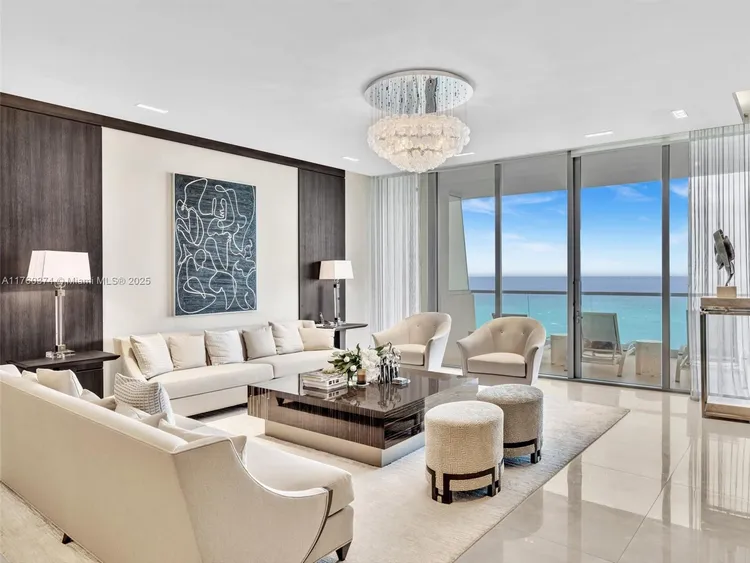 Turnberry Ocean Club Residences #4103 image #20