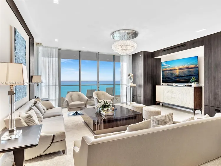 Turnberry Ocean Club Residences #4103 image #22