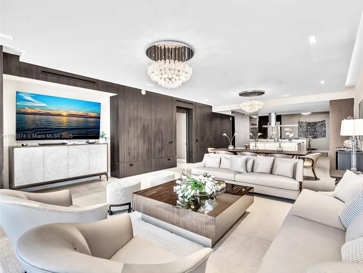 Turnberry Ocean Club Residences #4103 image #24