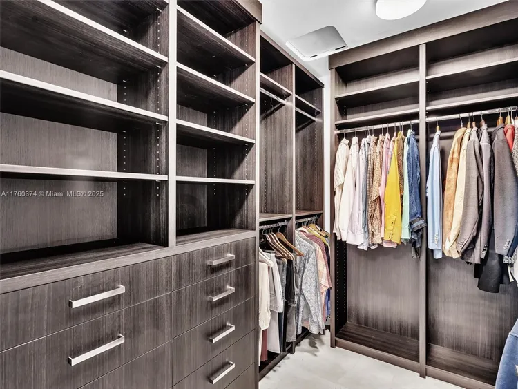 Turnberry Ocean Club Residences #4103 image #33