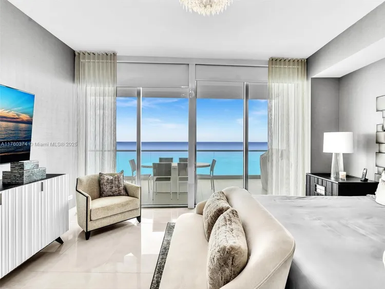 Turnberry Ocean Club Residences #4103 image #34