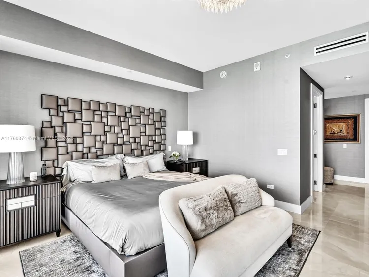 Turnberry Ocean Club Residences #4103 image #36