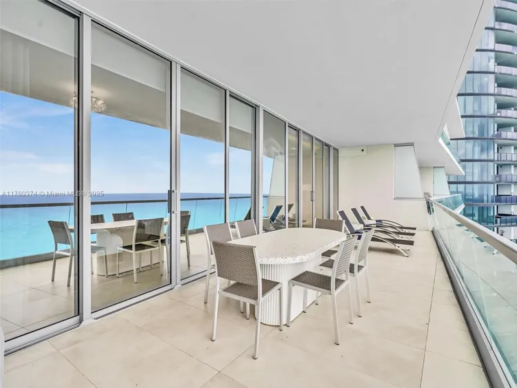 Turnberry Ocean Club Residences #4103 image #42