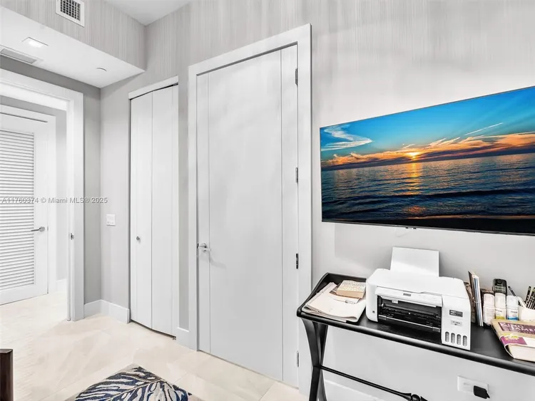Turnberry Ocean Club Residences #4103 image #46
