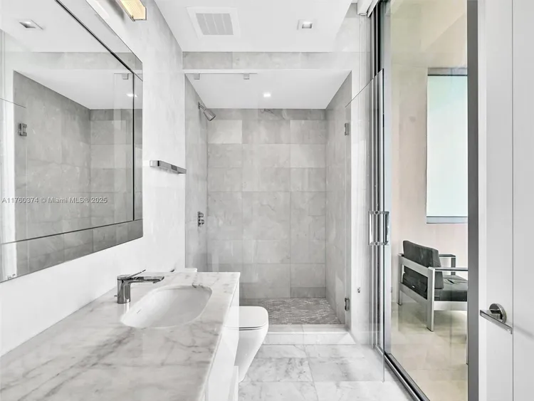 Turnberry Ocean Club Residences #4103 image #51