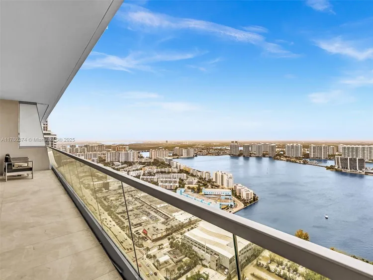 Turnberry Ocean Club Residences #4103 image #52