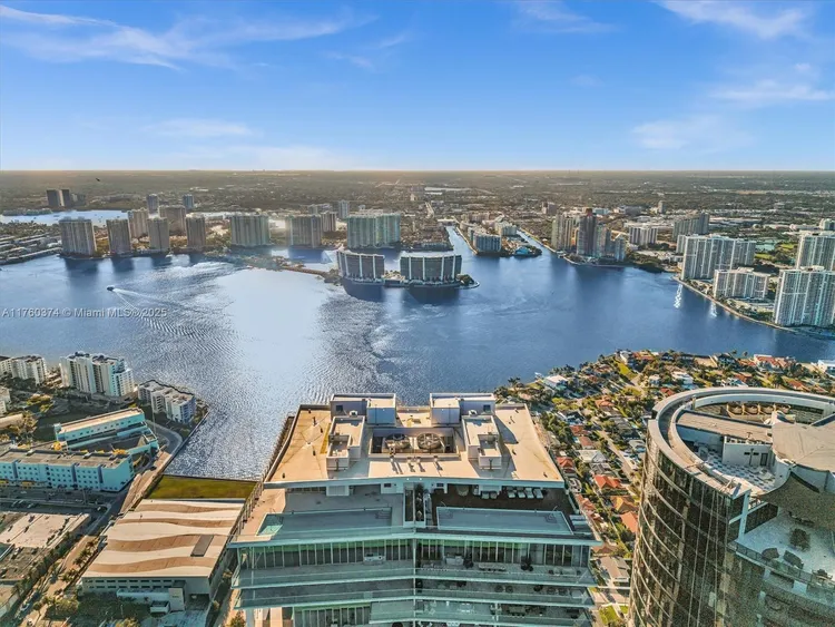 Turnberry Ocean Club Residences #4103 image #54
