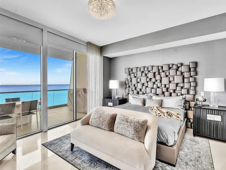 Turnberry Ocean Club Residences #4103 image #6