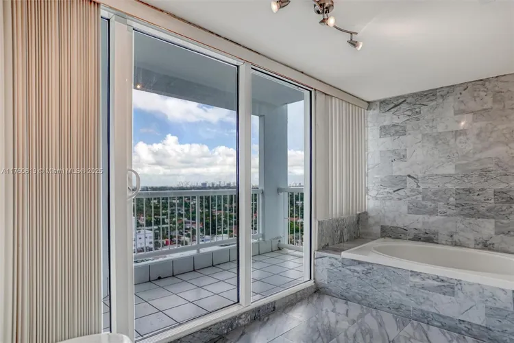 Marbella #1207 image #14