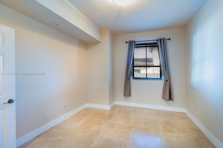 Colonnade at Dadeland #609 image #10