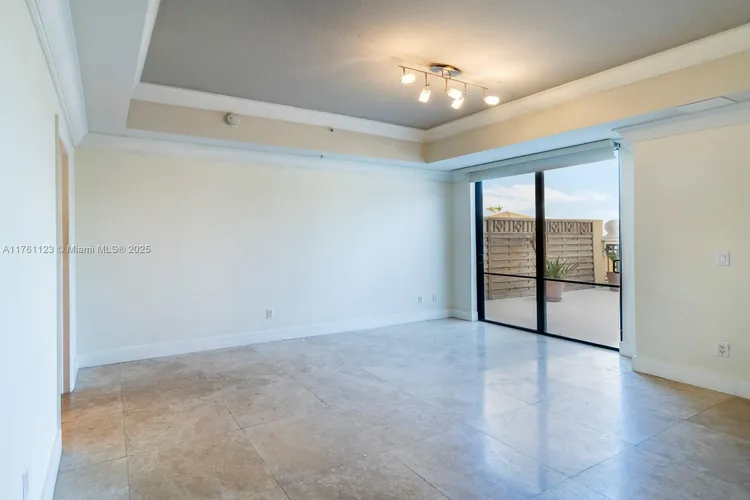 Colonnade at Dadeland #609 image #12