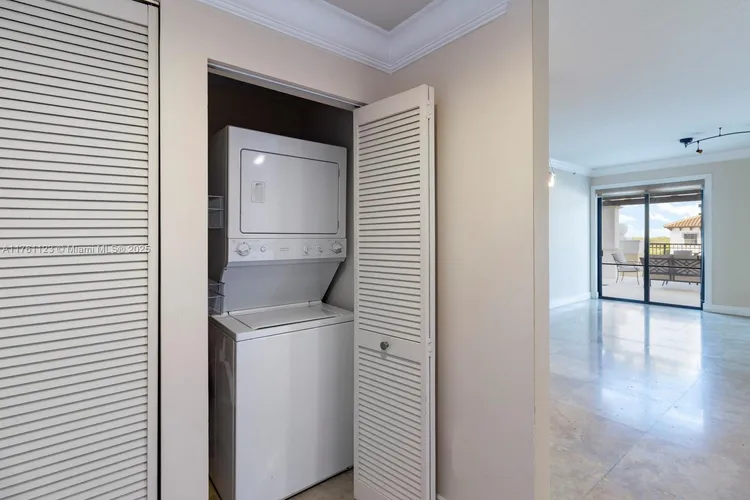 Colonnade at Dadeland #609 image #17