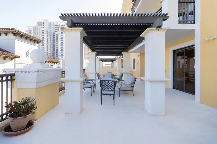 Colonnade at Dadeland #609 image #9