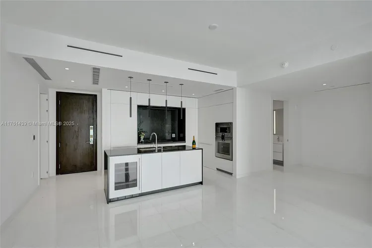 Aston Martin Residences #3405 image #19