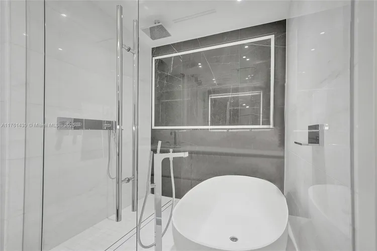 Aston Martin Residences #3405 image #21