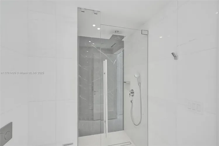 Aston Martin Residences #3405 image #77