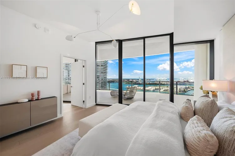 Five Park #2501 image #15