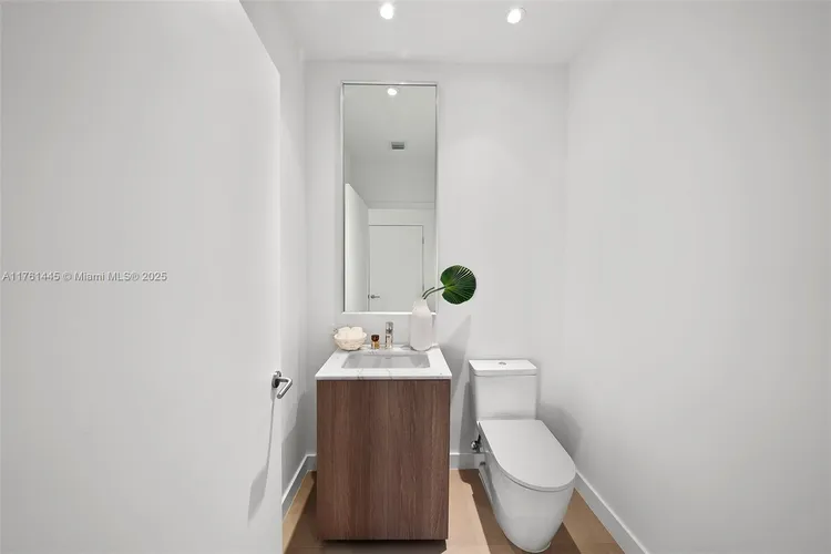 Five Park #2501 image #21