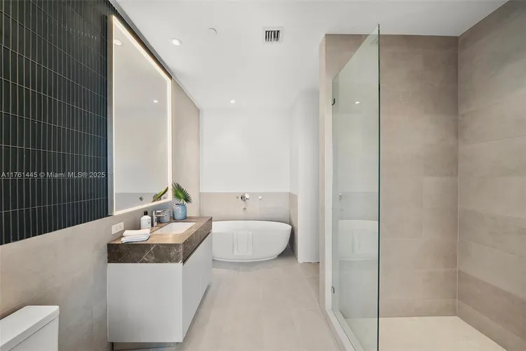 Five Park #2501 image #27