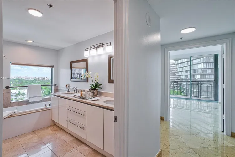 Ritz-Carlton Coconut Grove #906 image #14