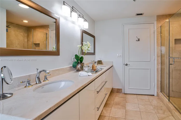 Ritz-Carlton Coconut Grove #906 image #16