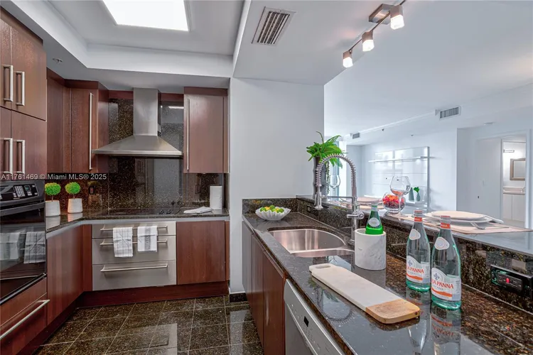 Ritz-Carlton Coconut Grove #906 image #7