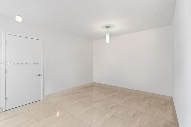 Jade Brickell #4409 image #9