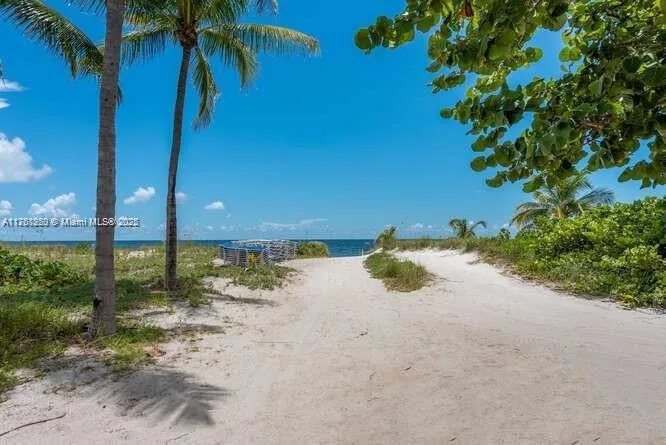 Grand Bay Residences #602 image #41