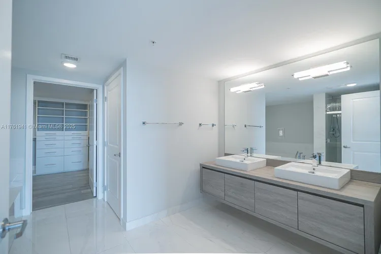 400 Sunny Isles #1721 image #10