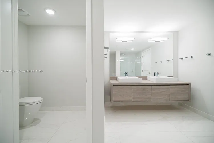 400 Sunny Isles #1721 image #11