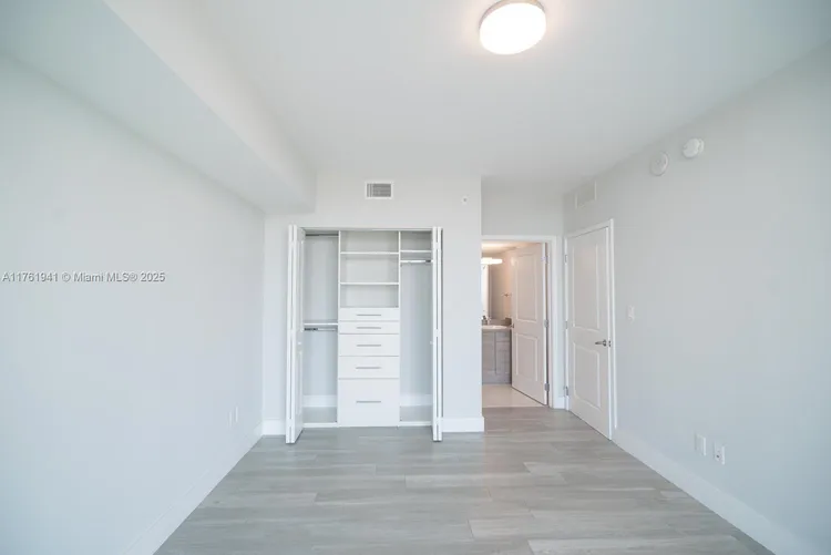 400 Sunny Isles #1721 image #17