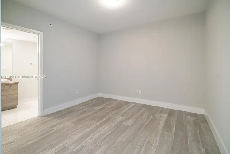 400 Sunny Isles #1721 image #21