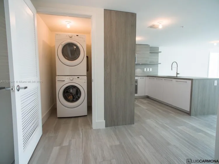 400 Sunny Isles #1721 image #26