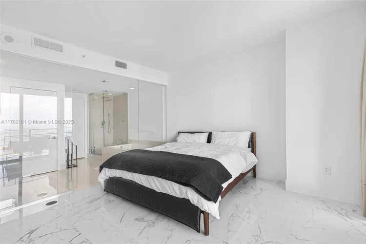 Paraiso Bay #4903 image #13