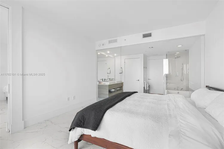 Paraiso Bay #4903 image #15