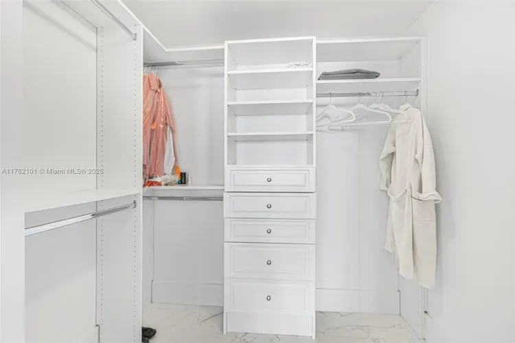 Paraiso Bay #4903 image #20