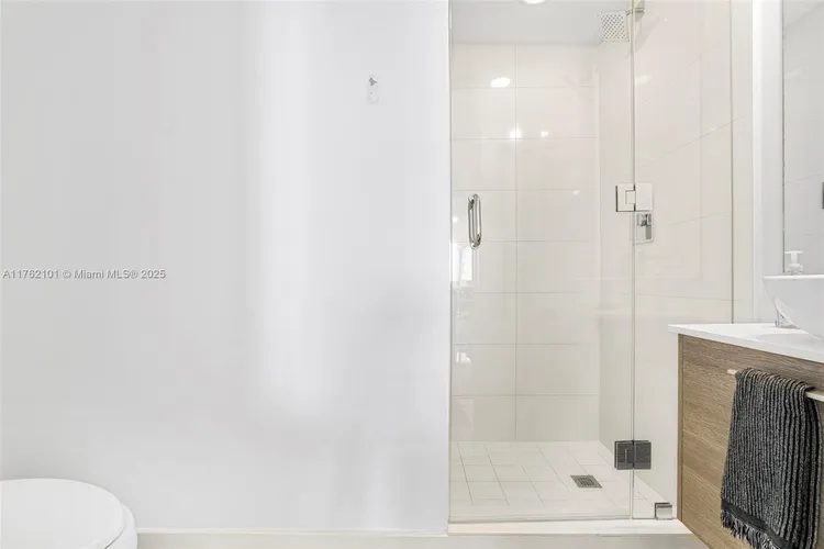 Paraiso Bay #4903 image #22